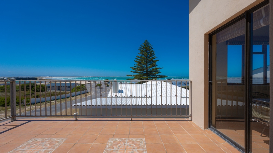 6 Bedroom Property for Sale in Struisbaai Western Cape